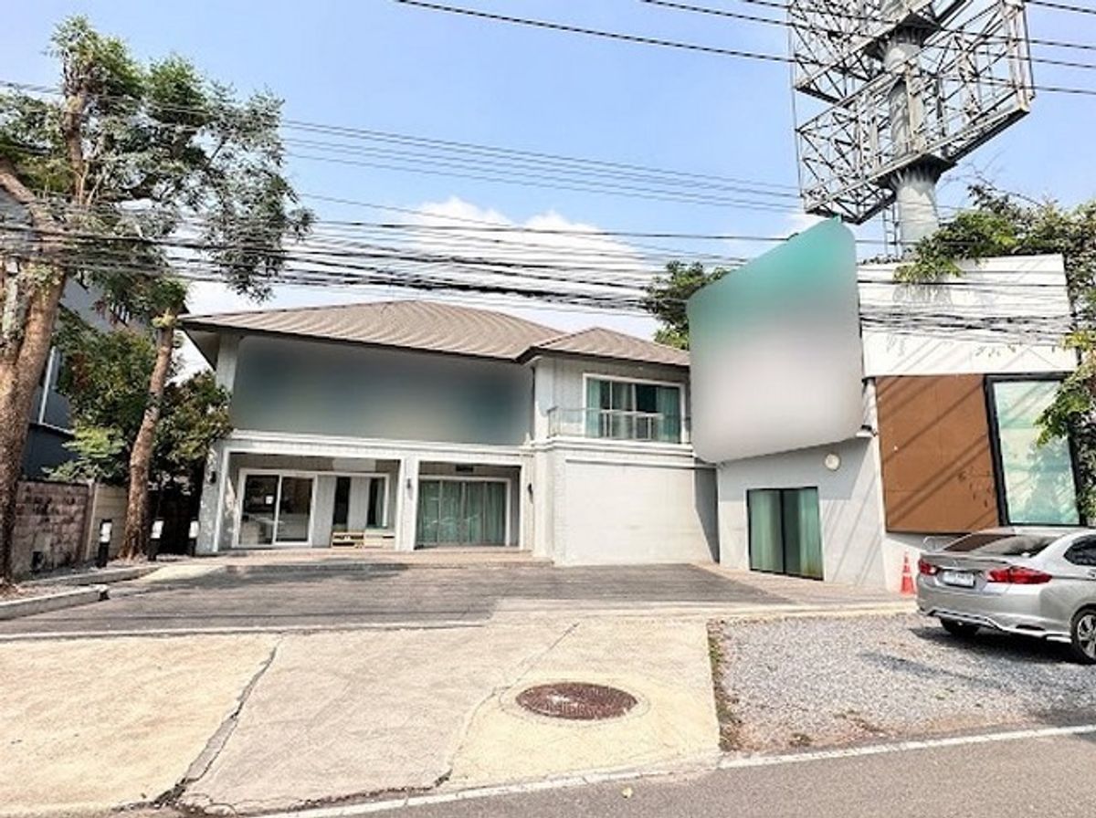 ขายบ้านเลียบทางด่วนรามอินทรา : รหัสC6827 ขายบ้าน 2ชั้น ริมถนนประดิษฐ์มนูธรรม เลียบด่วนเอกมัย-รามอินทรา เหมาะทำธุรกิจได้หลายประเภท