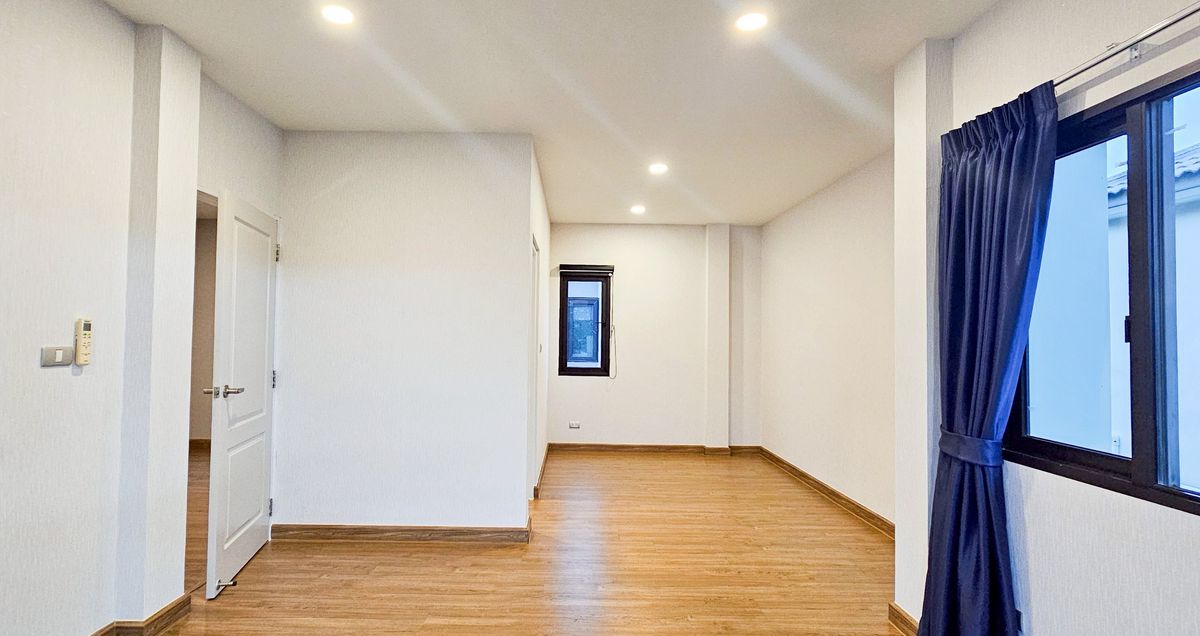 For SaleHouseBangna, Bearing, Lasalle : Centro Bangna Km.7 Never lived in Near Mega Bangna International school 