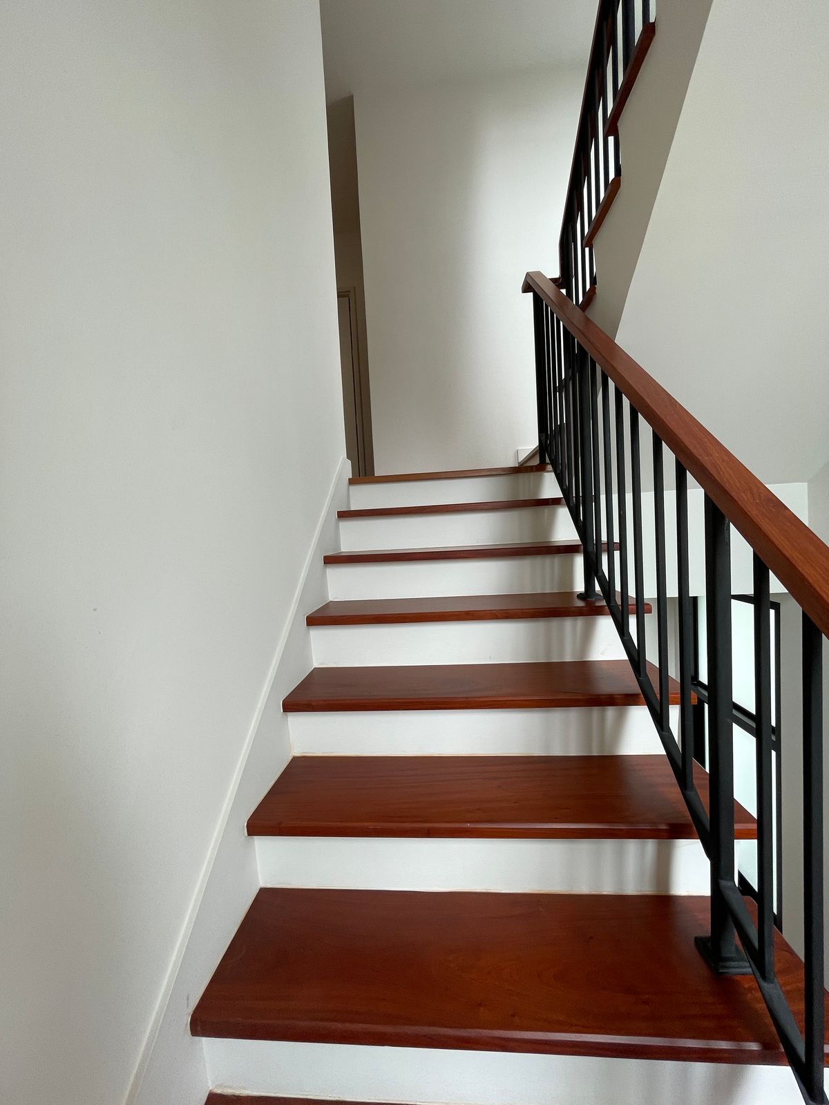 ขายบ้านรามคำแหง หัวหมาก : บ้าน Super Luxury “ARNA Rama9” 4 ห้องนอน 5 ห้องน้ำ 3 ที่จอดรถ บ้านเดี่ยว 3 ชั้น + ดาดฟ้า สไตล์ Super Luxury บนทำเลศักยภาพสูงใจกลางพระราม 9 – รามคำแหง ใจกลางเมือง ใกล้รถไฟฟ้าสายสีส้ม 