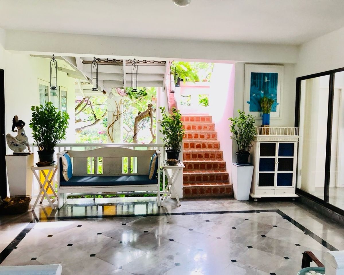 ขายบ้านหัวหิน ประจวบคีรีขันธ์ : 📢👇 หัวหินเป็นเมืองชายทะเลที่สวยงามและเป็นที่นิยมสำหรับวันหยุดพักผ่อน บ้านพักตากอากาศที่นี่ เพื่อนบ้านดี ฮวงจุ้ยดี เป็นตัวเลือกที่ดีสำหรับผู้ที่ต้องการความเป็นส่วนตัว พื้นที่กว้างขวาง และความสะดวกสบาย