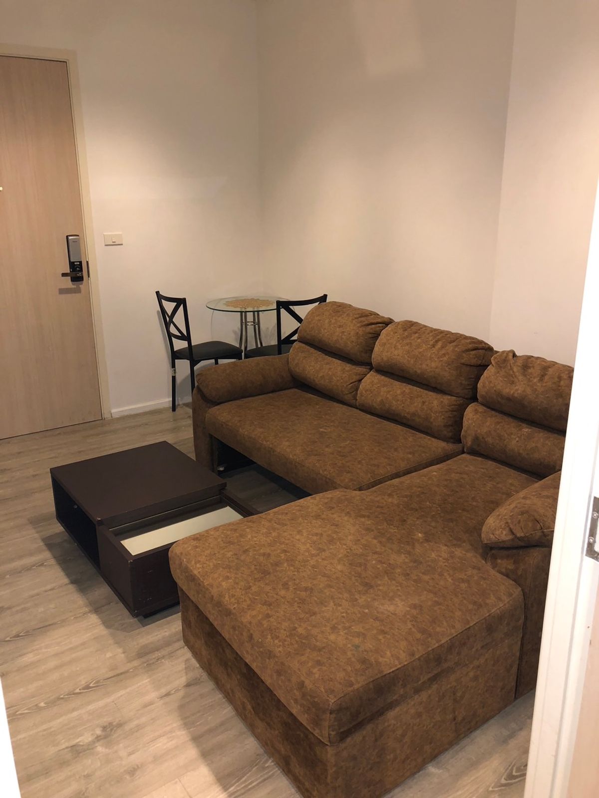 For RentCondoSamut Prakan,Samrong :  P-117039 Condo  for rent Knightsbridge Sky River Ocean fully furnished (Confirm again when visit). 