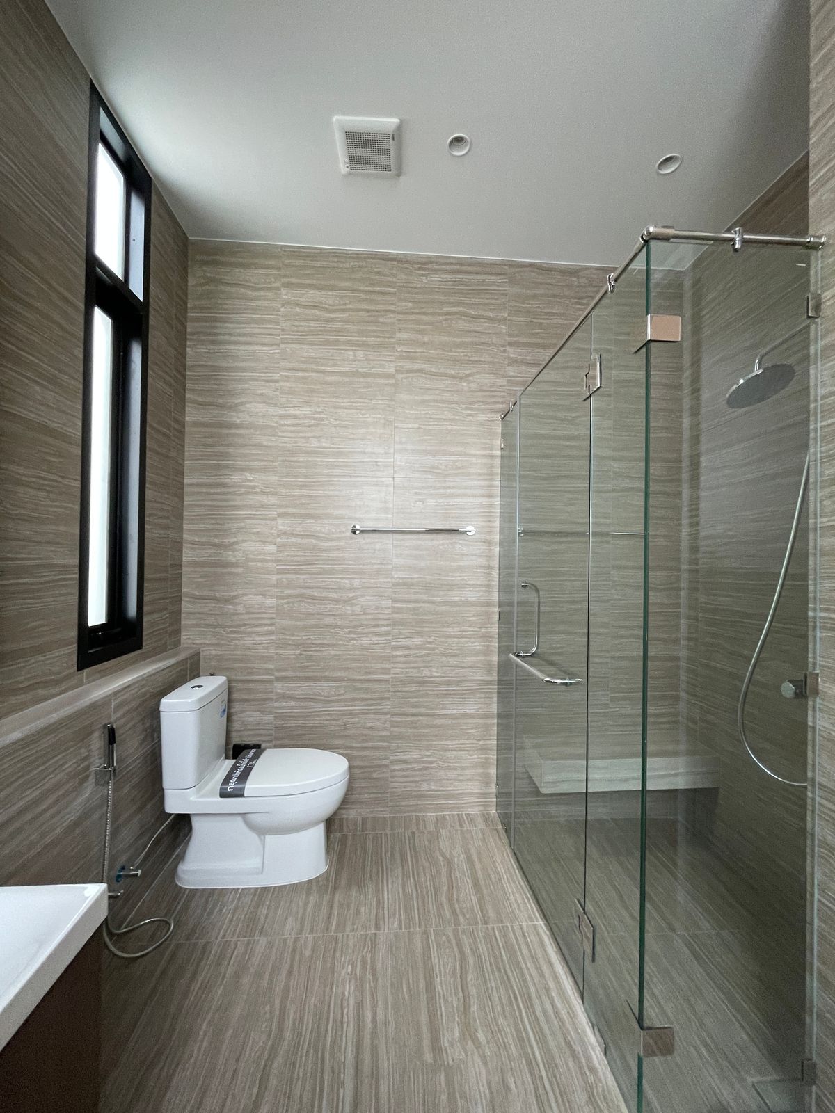 ขายบ้านรามคำแหง หัวหมาก : บ้าน Super Luxury “ARNA Rama9” 4 ห้องนอน 5 ห้องน้ำ 3 ที่จอดรถ บ้านเดี่ยว 3 ชั้น + ดาดฟ้า สไตล์ Super Luxury บนทำเลศักยภาพสูงใจกลางพระราม 9 – รามคำแหง ใจกลางเมือง ใกล้รถไฟฟ้าสายสีส้ม 