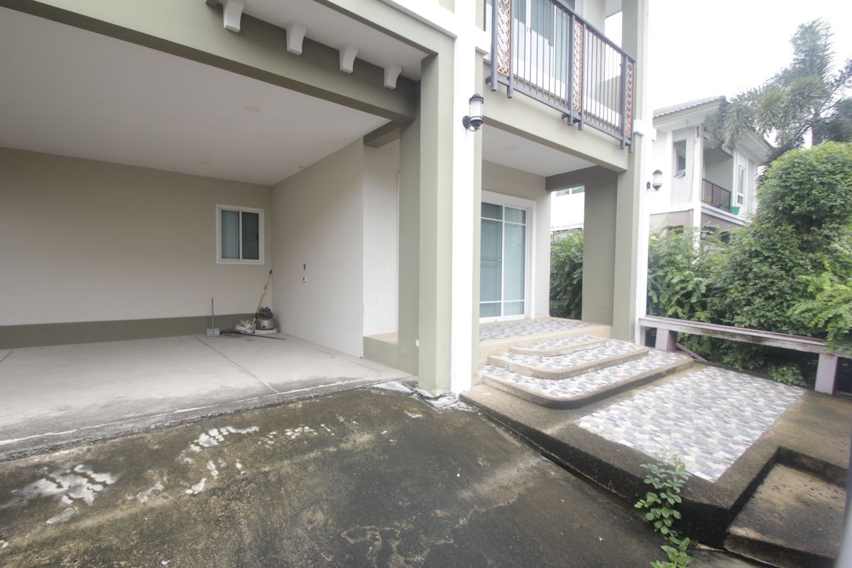 For SaleHousePhutthamonthon, Salaya : Baan Dae Yewaphatsorn Pinklao Petchkasem The new house has never been to sell, loss with fir, air conditioner, refrigerator, curtain, 61.9 square wah.