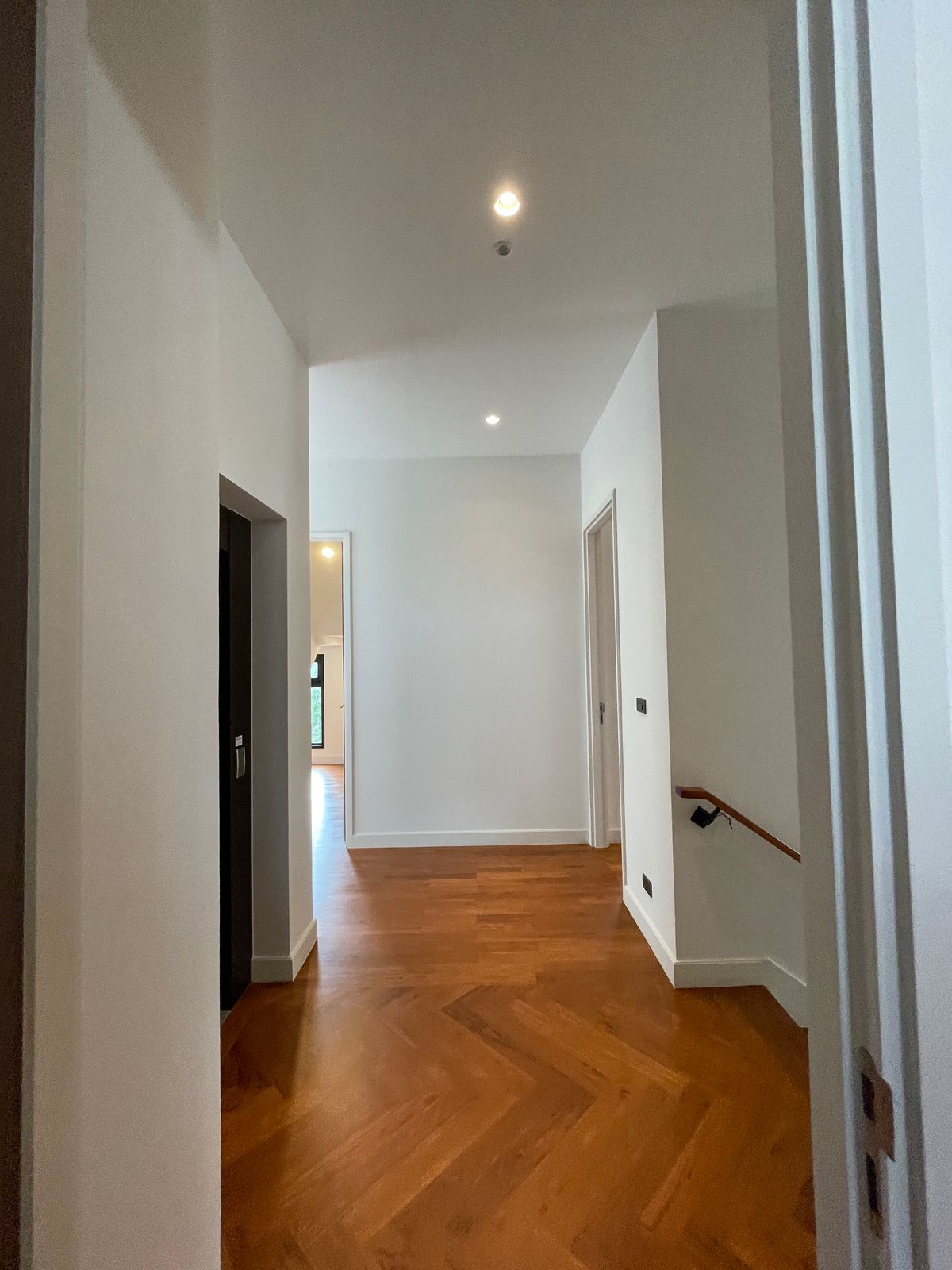 ขายบ้านรามคำแหง หัวหมาก : บ้าน Super Luxury “ARNA Rama9” 4 ห้องนอน 5 ห้องน้ำ 3 ที่จอดรถ บ้านเดี่ยว 3 ชั้น + ดาดฟ้า สไตล์ Super Luxury บนทำเลศักยภาพสูงใจกลางพระราม 9 – รามคำแหง ใจกลางเมือง ใกล้รถไฟฟ้าสายสีส้ม 