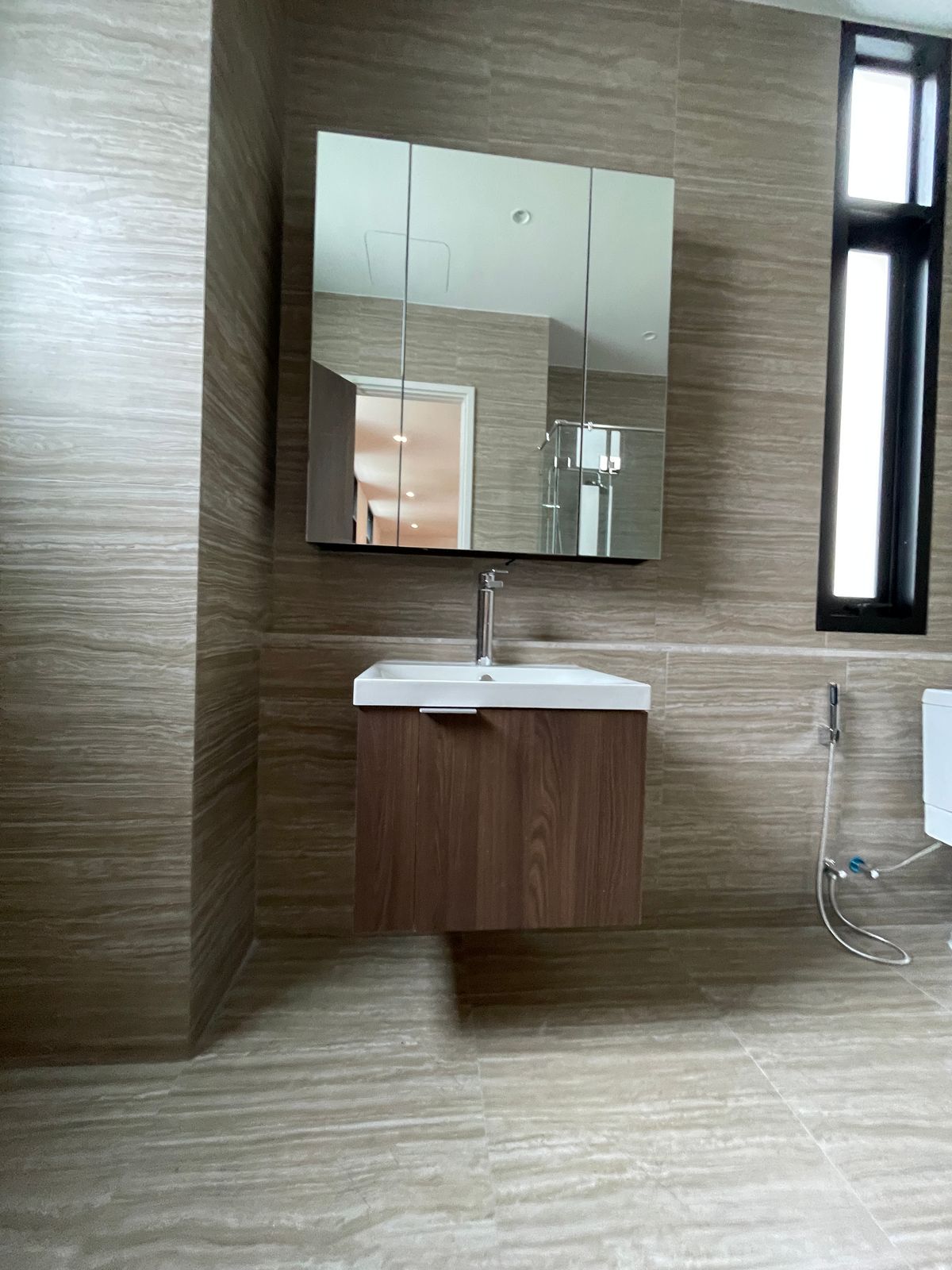 ขายบ้านรามคำแหง หัวหมาก : บ้าน Super Luxury “ARNA Rama9” 4 ห้องนอน 5 ห้องน้ำ 3 ที่จอดรถ บ้านเดี่ยว 3 ชั้น + ดาดฟ้า สไตล์ Super Luxury บนทำเลศักยภาพสูงใจกลางพระราม 9 – รามคำแหง ใจกลางเมือง ใกล้รถไฟฟ้าสายสีส้ม 