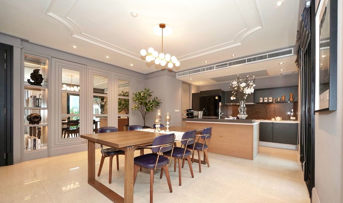 For SaleCondoSathorn, Narathiwat : 🐶🐱 Pet-Friendly Low-Rise Condo in Sathorn-SpaCious 304 SQ.M.+ Private Rooftop and Parking‼ ️