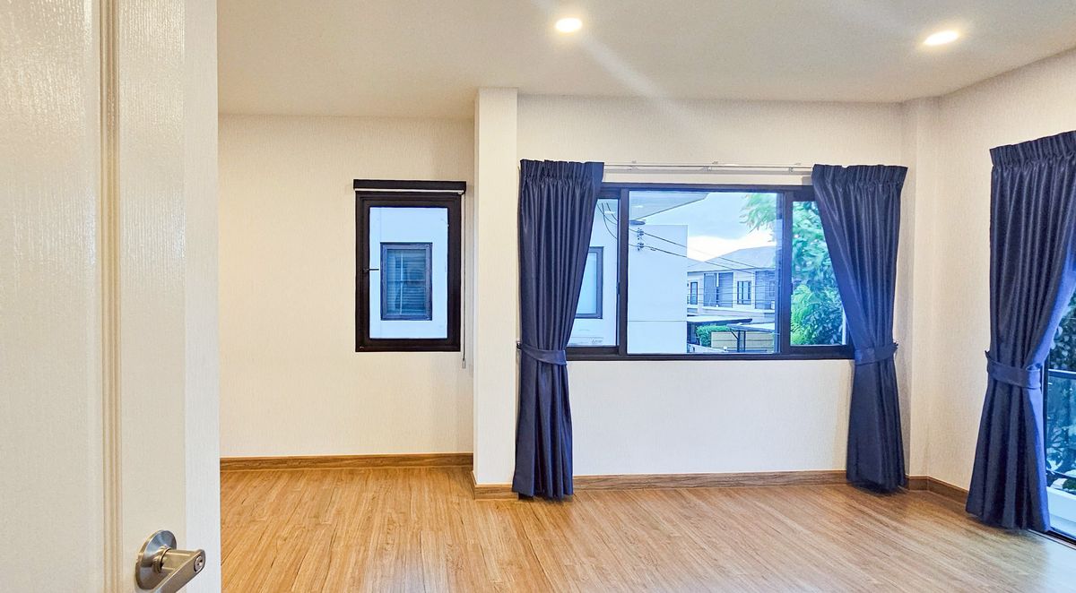 For SaleHouseBangna, Bearing, Lasalle : Centro Bangna Km.7 Never lived in Near Mega Bangna International school 