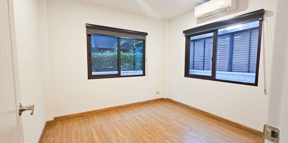 For SaleHouseBangna, Bearing, Lasalle : Centro Bangna Km.7 Never lived in Near Mega Bangna International school 