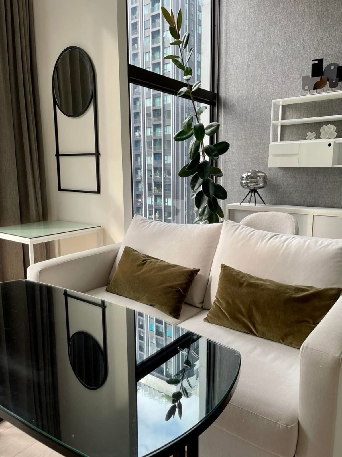 ให้เช่าคอนโดพระราม 9 เพชรบุรีตัดใหม่ RCA : Chewathai Residence Asoke Duplex room 40 Sq.m 1bed 1bath 27,000 per month!! ✅