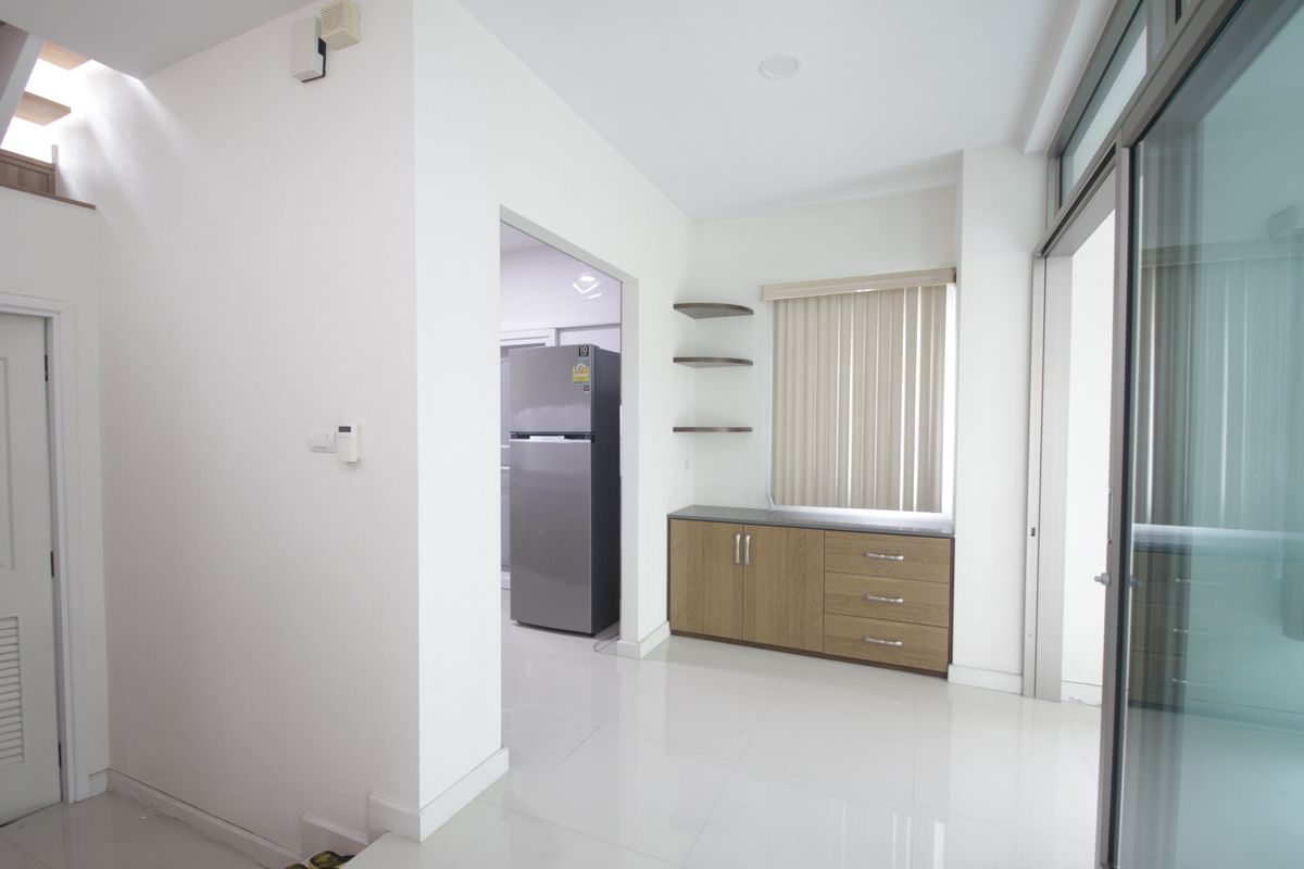 For SaleHousePhutthamonthon, Salaya : Baan Dae Yewaphatsorn Pinklao Petchkasem The new house has never been to sell, loss with fir, air conditioner, refrigerator, curtain, 61.9 square wah.