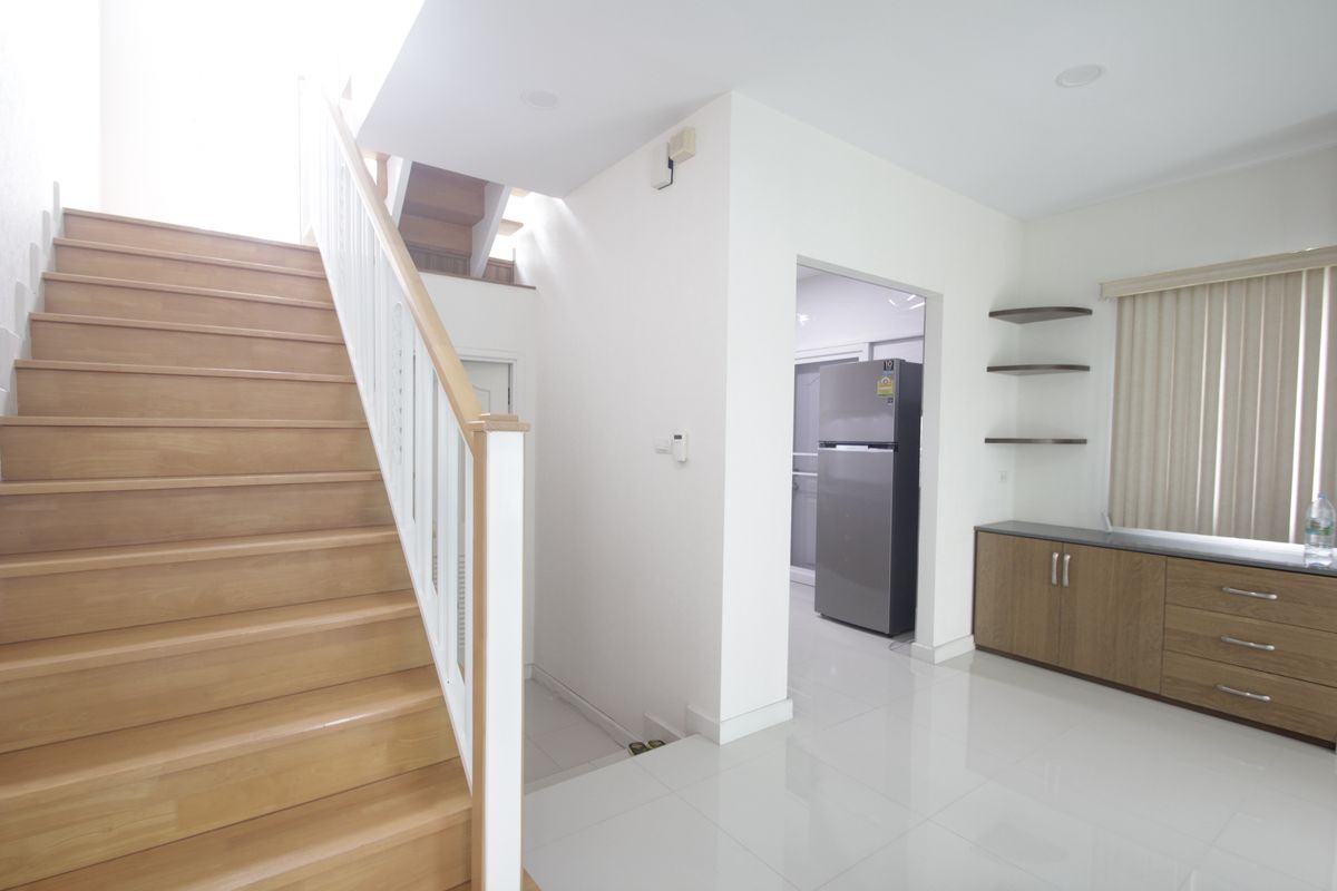 For SaleHousePhutthamonthon, Salaya : Baan Dae Yewaphatsorn Pinklao Petchkasem The new house has never been to sell, loss with fir, air conditioner, refrigerator, curtain, 61.9 square wah.