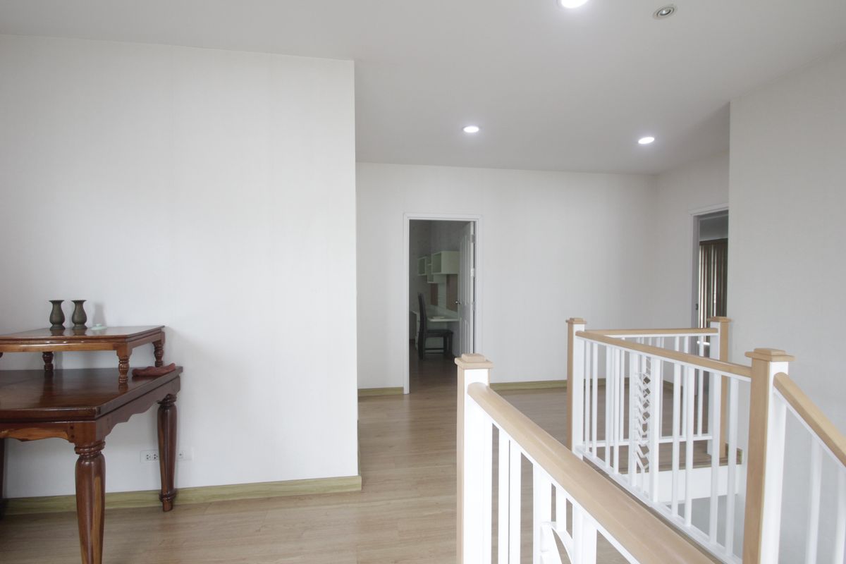 For SaleHousePhutthamonthon, Salaya : Baan Dae Yewaphatsorn Pinklao Petchkasem The new house has never been to sell, loss with fir, air conditioner, refrigerator, curtain, 61.9 square wah.