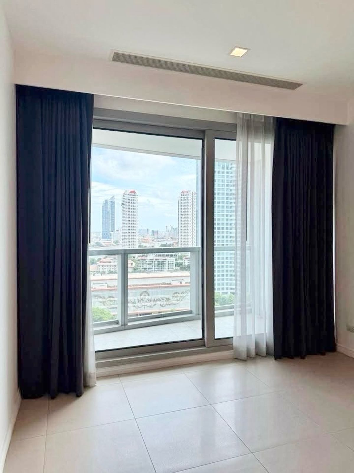 For RentCondoWongwianyai, Charoennakor : 🌟 For Rent: The River Condominium (Luxury Duplex Penthouse) 🌟 4BED5 Bath 200k