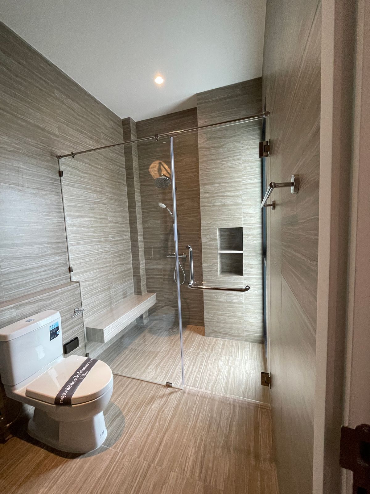 ขายบ้านรามคำแหง หัวหมาก : บ้าน Super Luxury “ARNA Rama9” 4 ห้องนอน 5 ห้องน้ำ 3 ที่จอดรถ บ้านเดี่ยว 3 ชั้น + ดาดฟ้า สไตล์ Super Luxury บนทำเลศักยภาพสูงใจกลางพระราม 9 – รามคำแหง ใจกลางเมือง ใกล้รถไฟฟ้าสายสีส้ม 