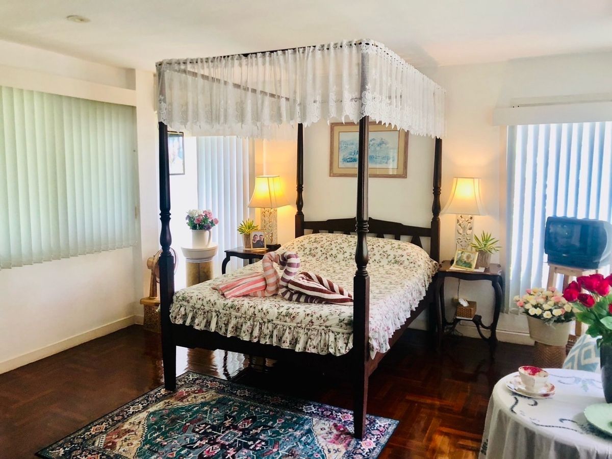 ขายบ้านหัวหิน ประจวบคีรีขันธ์ : 📢👇 หัวหินเป็นเมืองชายทะเลที่สวยงามและเป็นที่นิยมสำหรับวันหยุดพักผ่อน บ้านพักตากอากาศที่นี่ เพื่อนบ้านดี ฮวงจุ้ยดี เป็นตัวเลือกที่ดีสำหรับผู้ที่ต้องการความเป็นส่วนตัว พื้นที่กว้างขวาง และความสะดวกสบาย