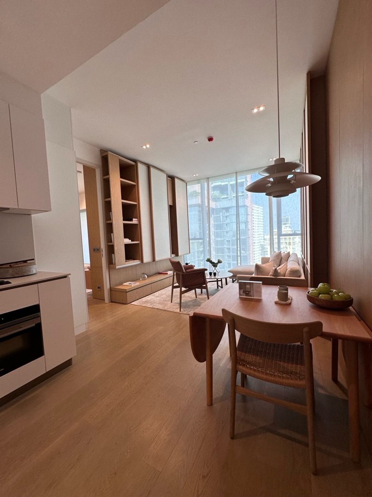 ขายคอนโดสุขุมวิท อโศก ทองหล่อ : ขายห้องโครงการ the strand thonglor มีโปรโมชันพิเศษหลังบ้าน สำหรับลูกค้าที่นัดชมโครงการกับทีมเรา มีหลายห้องให้เลือก