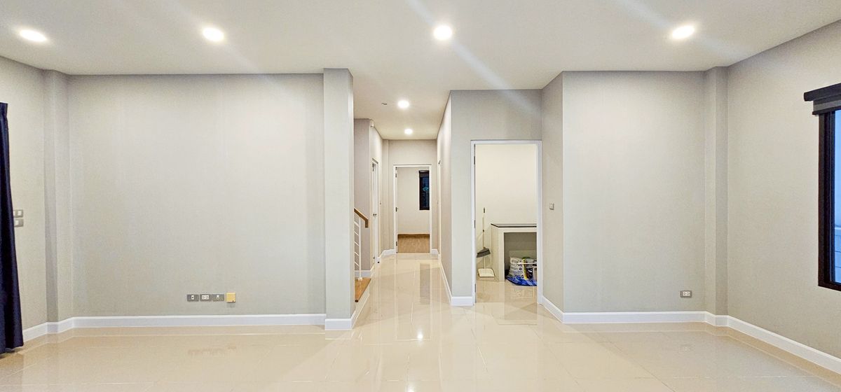 For SaleHouseBangna, Bearing, Lasalle : Centro Bangna Km.7 Never lived in Near Mega Bangna International school 