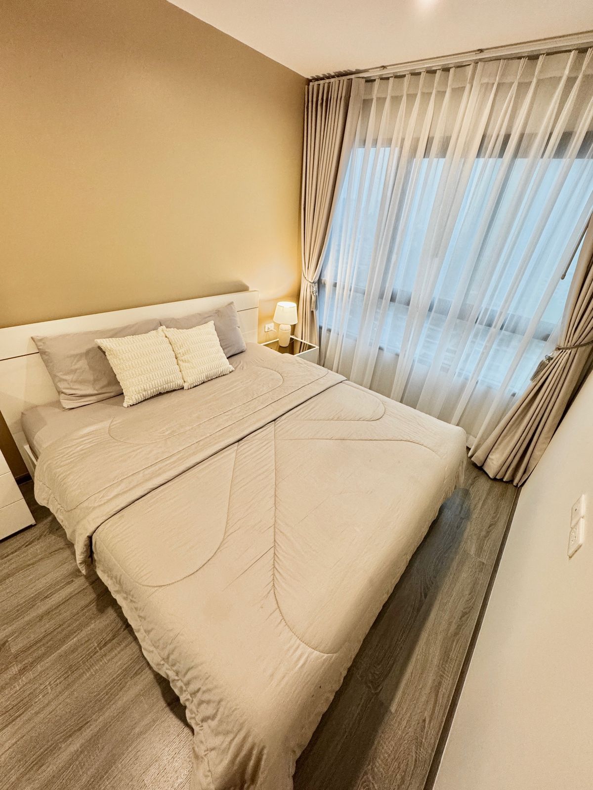 ให้เช่าคอนโดเสรีไทย-นิด้า : ไอดิโอ ลำสาลี  1 ห้องนอนให้เช่า 31 ตรม. แต่งครบ! เฟอร์ใหม่ทั้งห้อง!!