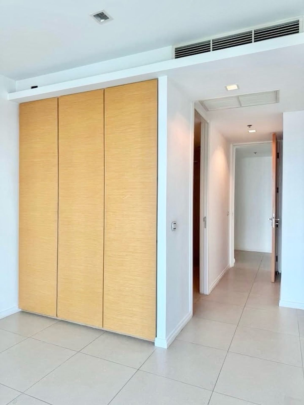 For RentCondoWongwianyai, Charoennakor : 🌟 For Rent: The River Condominium (Luxury Duplex Penthouse) 🌟 4BED5 Bath 200k