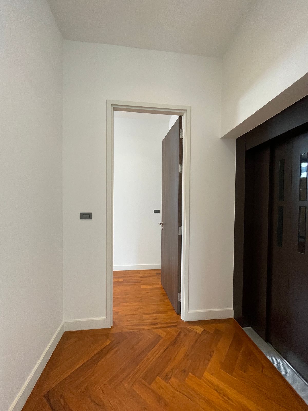 ขายบ้านรามคำแหง หัวหมาก : บ้าน Super Luxury “ARNA Rama9” 4 ห้องนอน 5 ห้องน้ำ 3 ที่จอดรถ บ้านเดี่ยว 3 ชั้น + ดาดฟ้า สไตล์ Super Luxury บนทำเลศักยภาพสูงใจกลางพระราม 9 – รามคำแหง ใจกลางเมือง ใกล้รถไฟฟ้าสายสีส้ม 