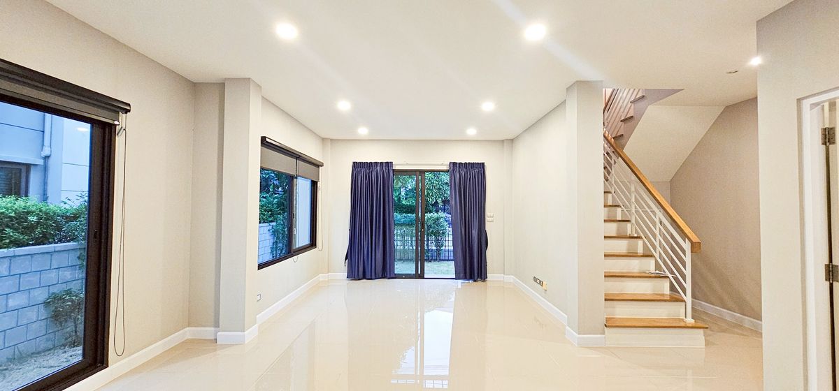 For SaleHouseBangna, Bearing, Lasalle : Centro Bangna Km.7 Never lived in Near Mega Bangna International school 