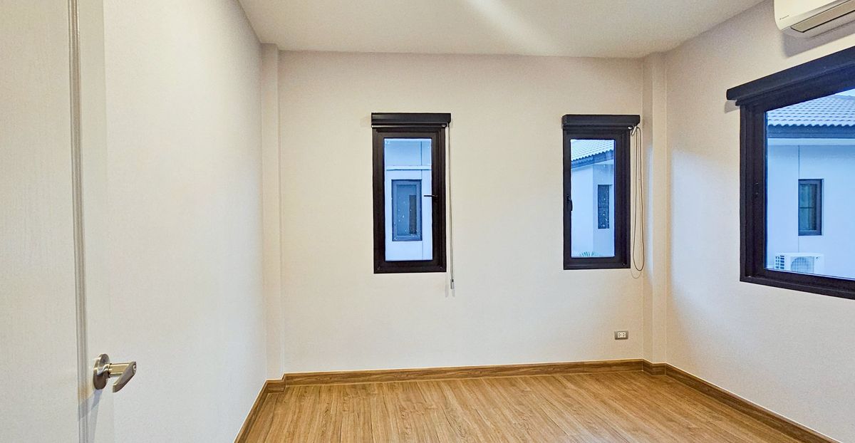 For SaleHouseBangna, Bearing, Lasalle : Centro Bangna Km.7 Never lived in Near Mega Bangna International school 