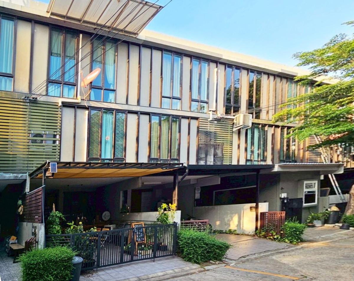 ขายทาวน์โฮมเกษตร นวมินทร์ ลาดปลาเค้า : อารียา ทูบี เกษตร-นวมินทร์ ทาวน์โฮม 3ชั้น เนื้อที่ 19.4 ตรว. *บ้านใกล้คลับเฮ้าส์ ฟังก์ชั่น 3 ห้องนอน 4 ห้องน้ำ 2 ที่จอดรถ ทำเลดีเดินทางสะดวก ใกล้ ม.เกษตร และเซ็นทรัลรามอินทรา