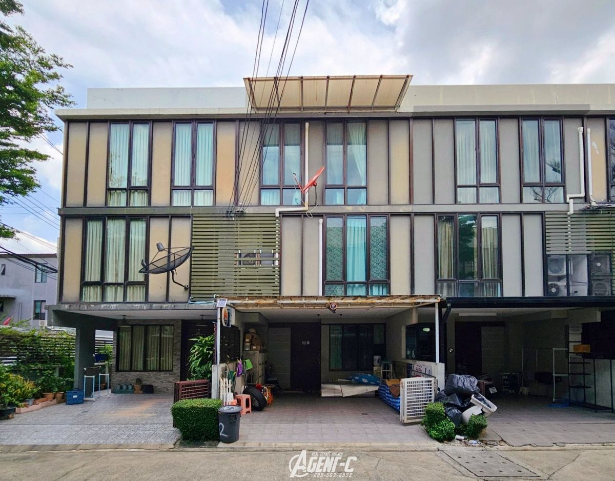 ขายทาวน์โฮมเกษตร นวมินทร์ ลาดปลาเค้า : อารียา ทูบี เกษตร-นวมินทร์ ทาวน์โฮม 3ชั้น เนื้อที่ 19.4 ตรว. *บ้านใกล้คลับเฮ้าส์ ฟังก์ชั่น 3 ห้องนอน 4 ห้องน้ำ 2 ที่จอดรถ ทำเลดีเดินทางสะดวก ใกล้ ม.เกษตร และเซ็นทรัลรามอินทรา