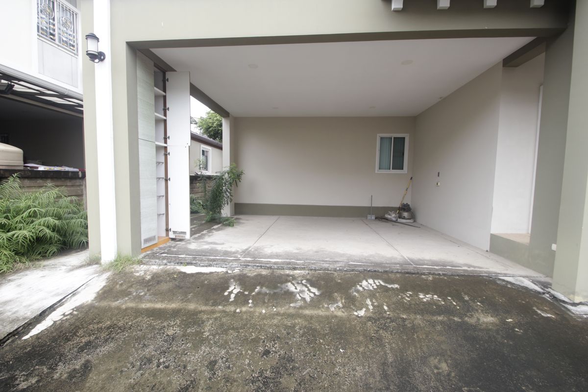 For SaleHousePhutthamonthon, Salaya : Baan Dae Yewaphatsorn Pinklao Petchkasem The new house has never been to sell, loss with fir, air conditioner, refrigerator, curtain, 61.9 square wah.