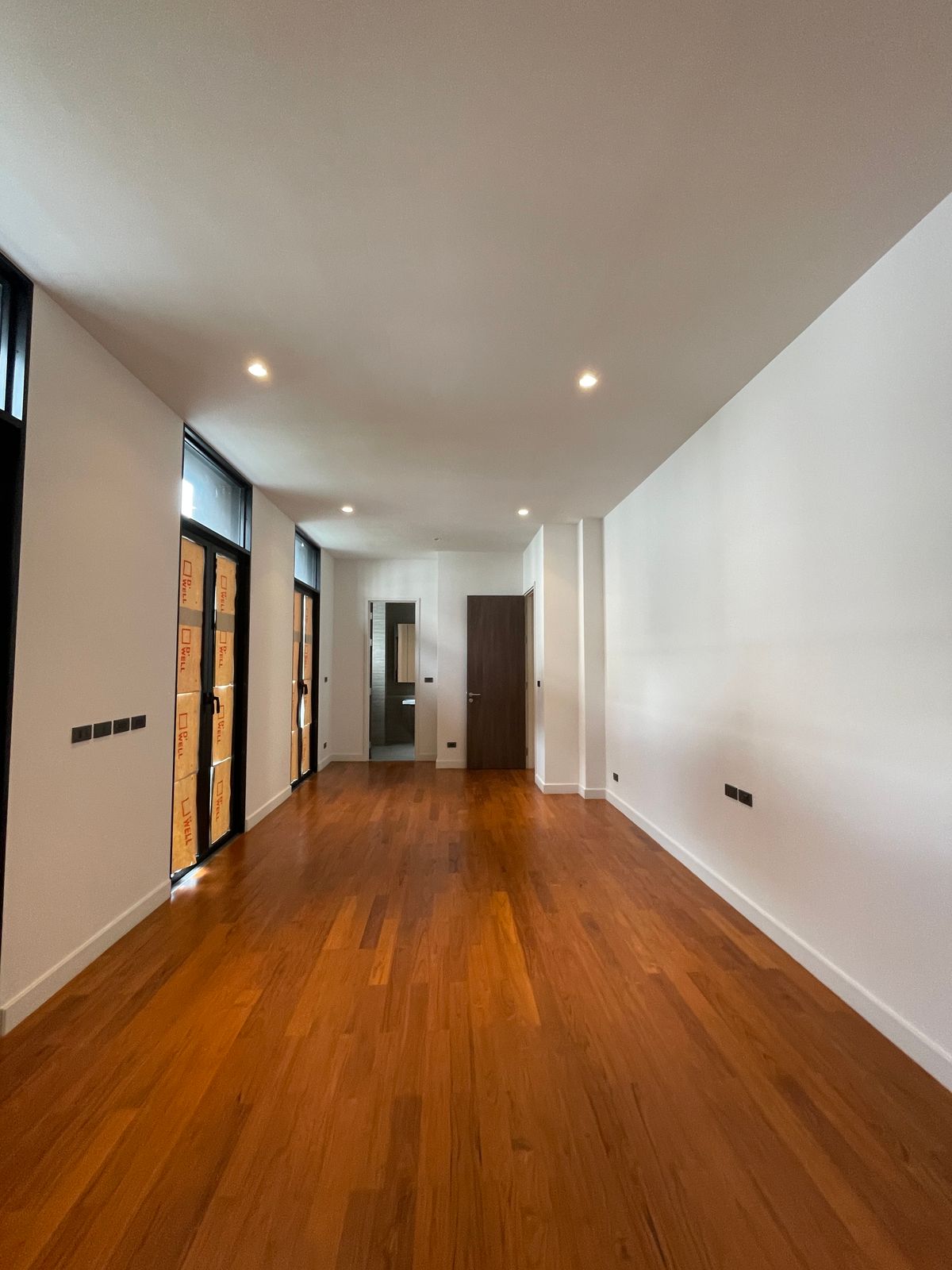 ขายบ้านรามคำแหง หัวหมาก : บ้าน Super Luxury “ARNA Rama9” 4 ห้องนอน 5 ห้องน้ำ 3 ที่จอดรถ บ้านเดี่ยว 3 ชั้น + ดาดฟ้า สไตล์ Super Luxury บนทำเลศักยภาพสูงใจกลางพระราม 9 – รามคำแหง ใจกลางเมือง ใกล้รถไฟฟ้าสายสีส้ม 