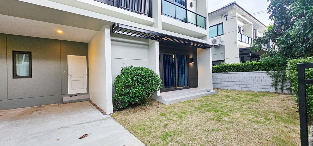 For SaleHouseBangna, Bearing, Lasalle : Centro Bangna Km.7 Never lived in Near Mega Bangna International school 