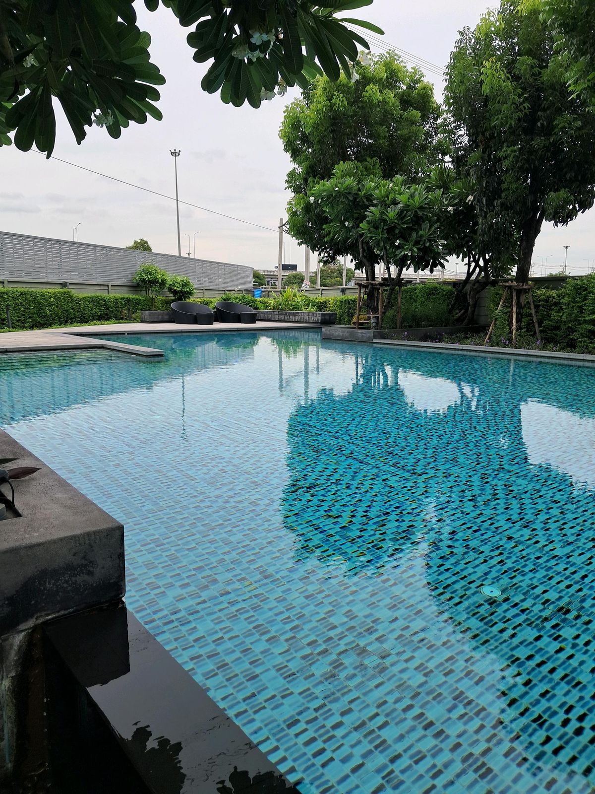 ขายคอนโดลาดกระบัง สุวรรณภูมิ : ขายขาดทุน ดีคอนโด อ่อนนุช พระราม9 เพียง 1.14ล้าน
