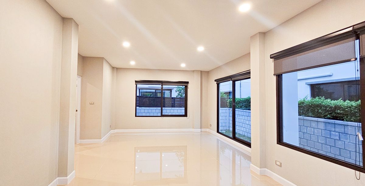 For SaleHouseBangna, Bearing, Lasalle : Centro Bangna Km.7 Never lived in Near Mega Bangna International school 