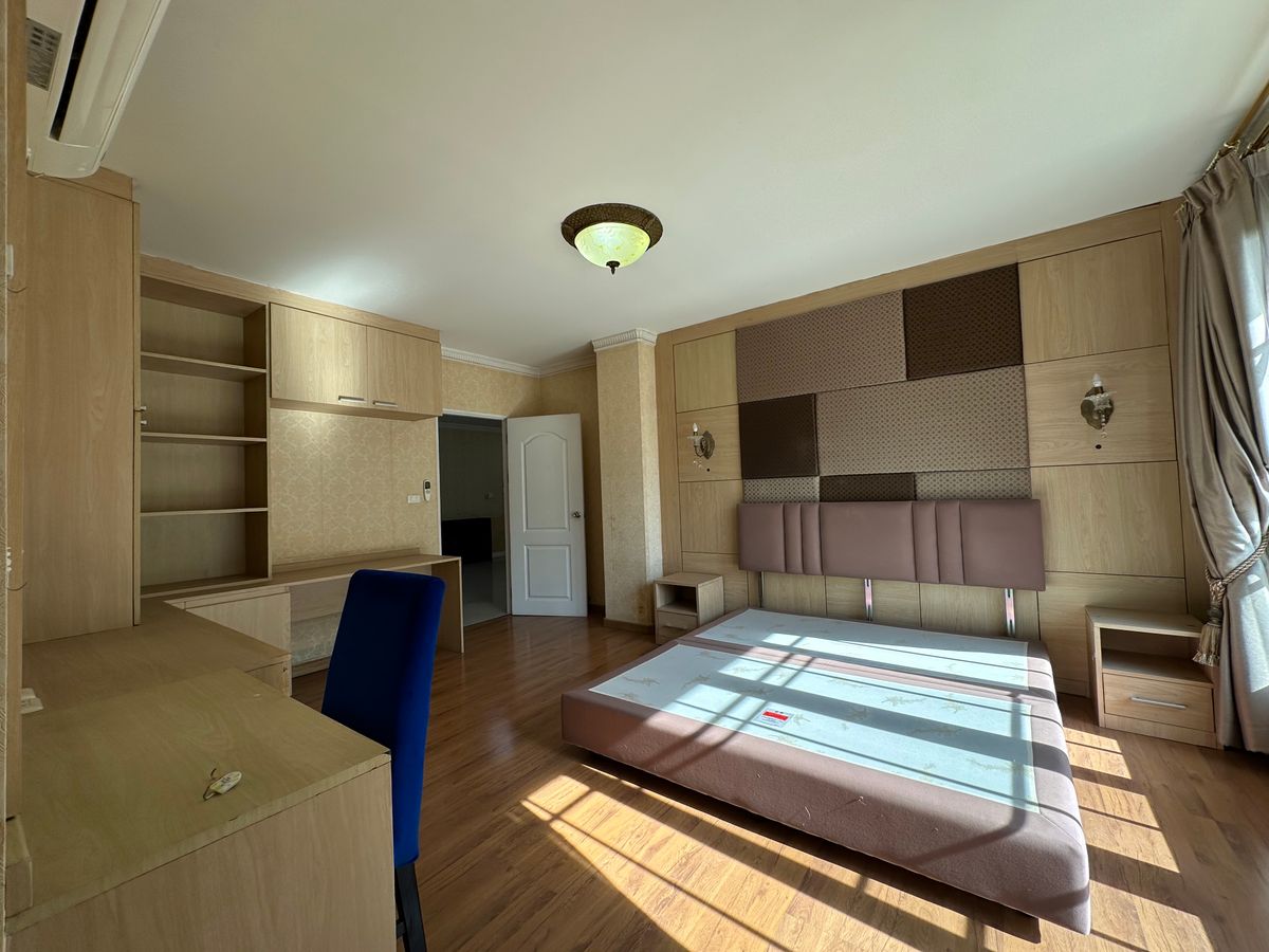 ให้เช่าคอนโดสุขุมวิท อโศก ทองหล่อ : 🛋️ อยู่สบายเหมือนบ้าน! คอนโดใหญ่แต่งครบ 2 ห้องนอน + ห้องแม่บ้าน ทำเลดี ใกล้ BTS ทองหล่อ