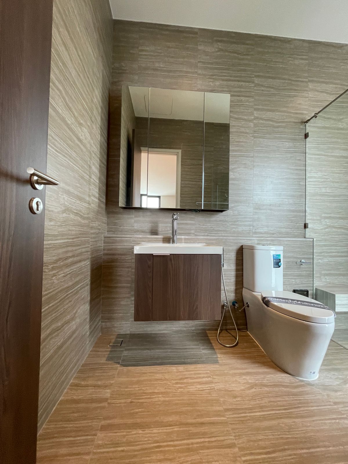 ขายบ้านรามคำแหง หัวหมาก : บ้าน Super Luxury “ARNA Rama9” 4 ห้องนอน 5 ห้องน้ำ 3 ที่จอดรถ บ้านเดี่ยว 3 ชั้น + ดาดฟ้า สไตล์ Super Luxury บนทำเลศักยภาพสูงใจกลางพระราม 9 – รามคำแหง ใจกลางเมือง ใกล้รถไฟฟ้าสายสีส้ม 