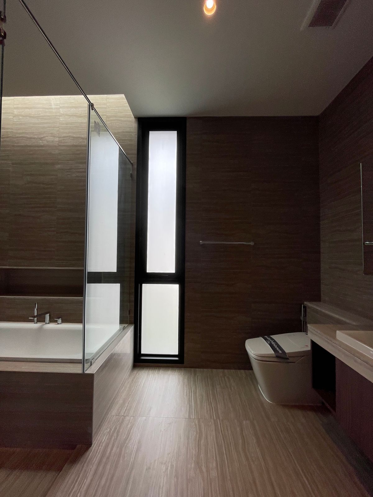 ขายบ้านรามคำแหง หัวหมาก : บ้าน Super Luxury “ARNA Rama9” 4 ห้องนอน 5 ห้องน้ำ 3 ที่จอดรถ บ้านเดี่ยว 3 ชั้น + ดาดฟ้า สไตล์ Super Luxury บนทำเลศักยภาพสูงใจกลางพระราม 9 – รามคำแหง ใจกลางเมือง ใกล้รถไฟฟ้าสายสีส้ม 