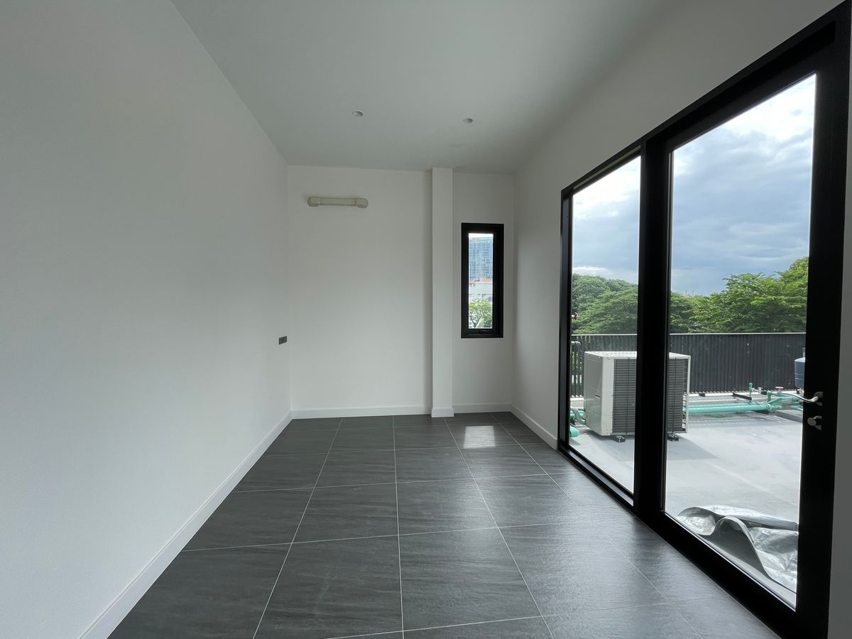 ขายบ้านรามคำแหง หัวหมาก : บ้าน Super Luxury “ARNA Rama9” 4 ห้องนอน 5 ห้องน้ำ 3 ที่จอดรถ บ้านเดี่ยว 3 ชั้น + ดาดฟ้า สไตล์ Super Luxury บนทำเลศักยภาพสูงใจกลางพระราม 9 – รามคำแหง ใจกลางเมือง ใกล้รถไฟฟ้าสายสีส้ม 