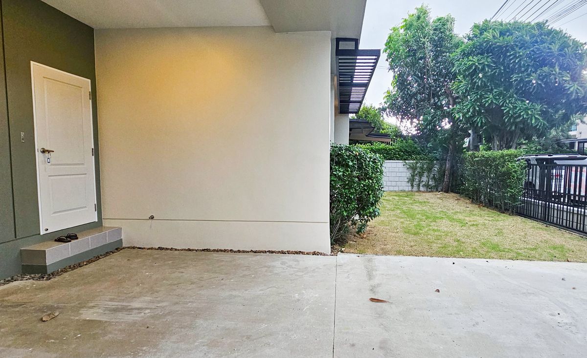 For SaleHouseBangna, Bearing, Lasalle : Centro Bangna Km.7 Never lived in Near Mega Bangna International school 