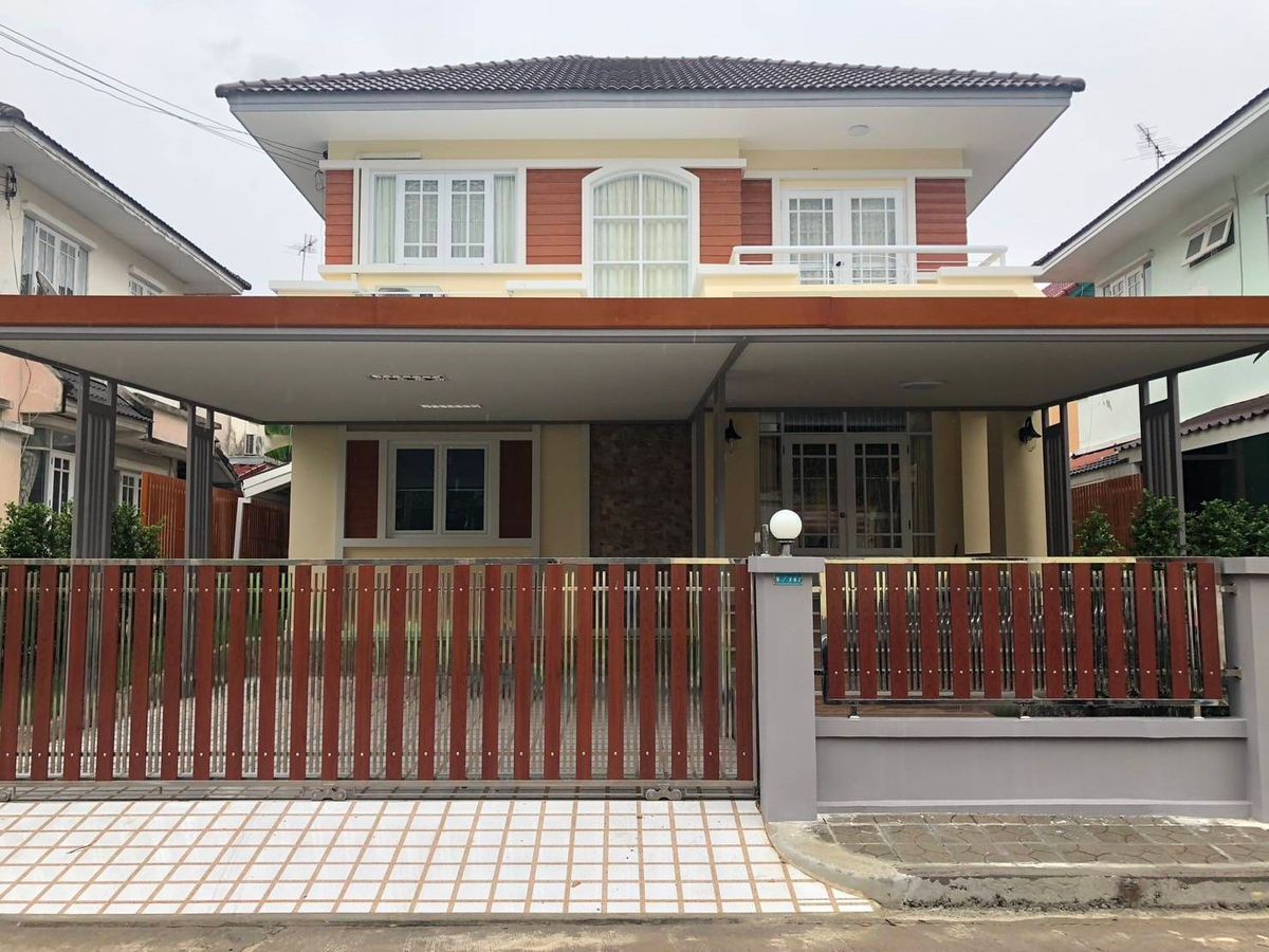 ให้เช่าบ้านสมุทรปราการ สำโรง : ให้เช่า บ้านเดี่ยว ม.วรารมย์ ถนนตำหรุ-บางพลี บ้านสวย สภาพดี มีเฟอร์พร้อมอยู่ ราคา 25,000 บาท