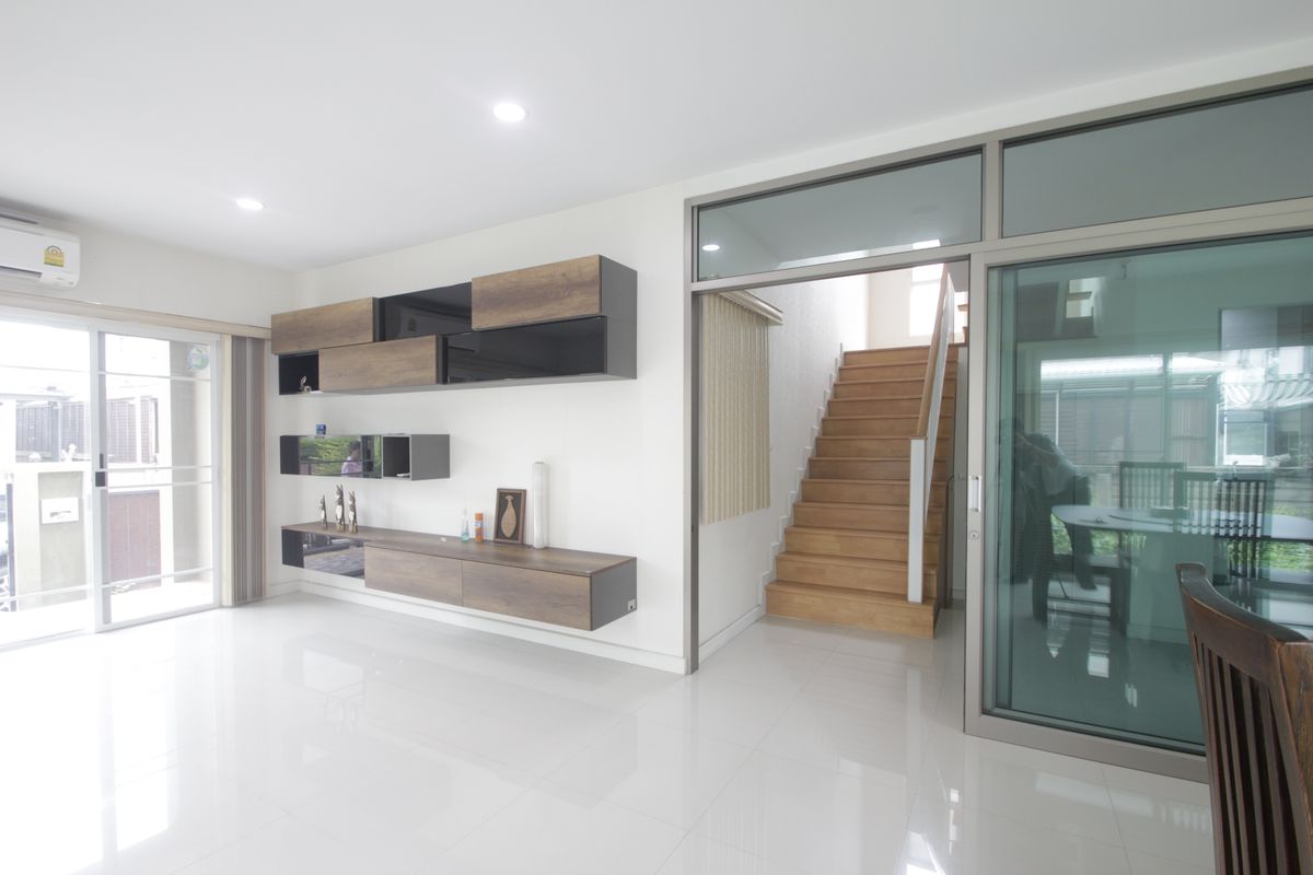 For SaleHousePhutthamonthon, Salaya : Baan Dae Yewaphatsorn Pinklao Petchkasem The new house has never been to sell, loss with fir, air conditioner, refrigerator, curtain, 61.9 square wah.