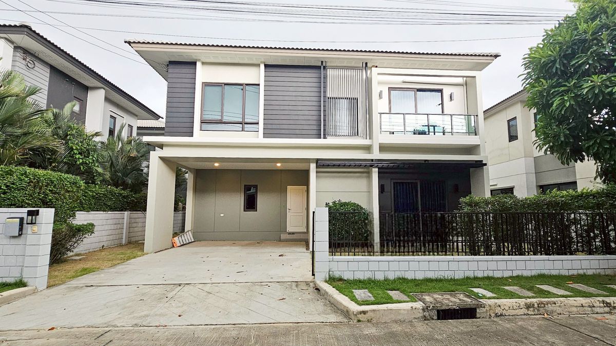 ขายบ้านบางนา แบริ่ง ลาซาล : Centro บางนา กม.7 ยังไม่เคยอยู่อาศัย ใกล้เมกาบางนา รร.นานาชาติ 