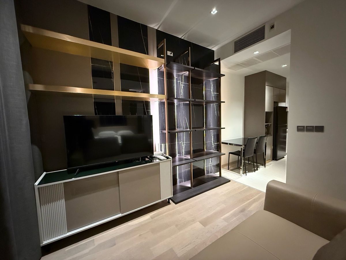 For RentCondoSilom, Saladaeng, Bangrak : 🔥For urgent rent🔥Ashton Silom, luxurious room, fully furnished, in the heart of the city, near Chong Nonsi BTS station, ready to move in