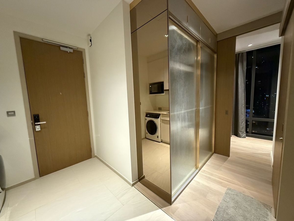 For RentCondoSilom, Saladaeng, Bangrak : 🔥For urgent rent🔥Ashton Silom, luxurious room, fully furnished, in the heart of the city, near Chong Nonsi BTS station, ready to move in