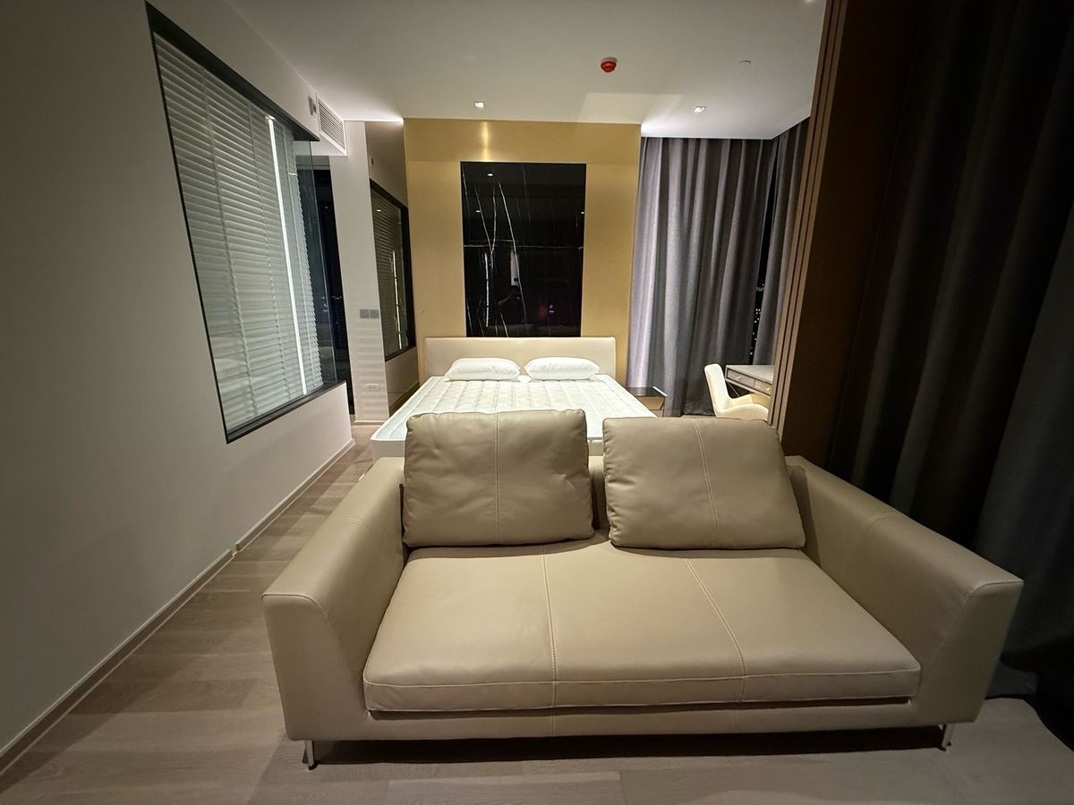 For RentCondoSilom, Saladaeng, Bangrak : 🔥For urgent rent🔥Ashton Silom, luxurious room, fully furnished, in the heart of the city, near Chong Nonsi BTS station, ready to move in