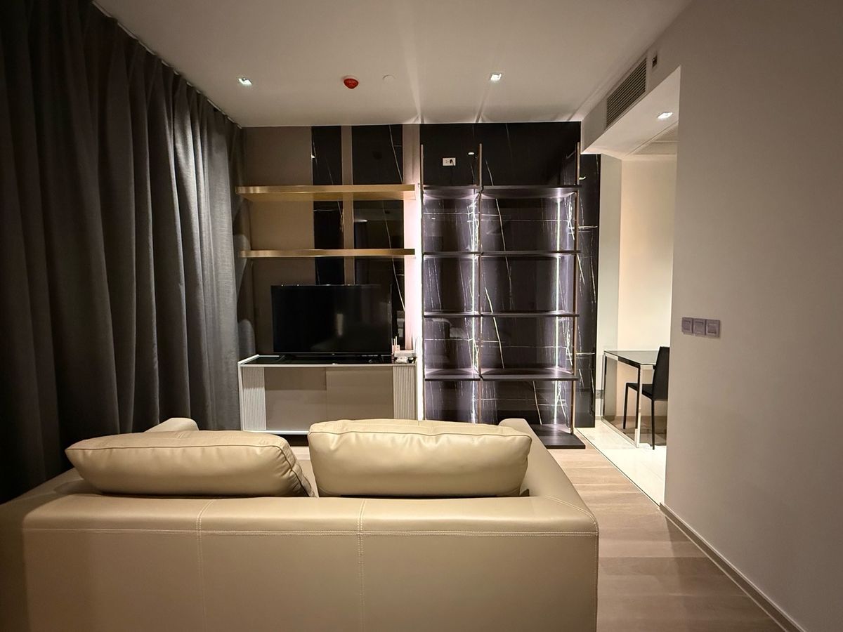 For RentCondoSilom, Saladaeng, Bangrak : 🔥For urgent rent🔥Ashton Silom, luxurious room, fully furnished, in the heart of the city, near Chong Nonsi BTS station, ready to move in