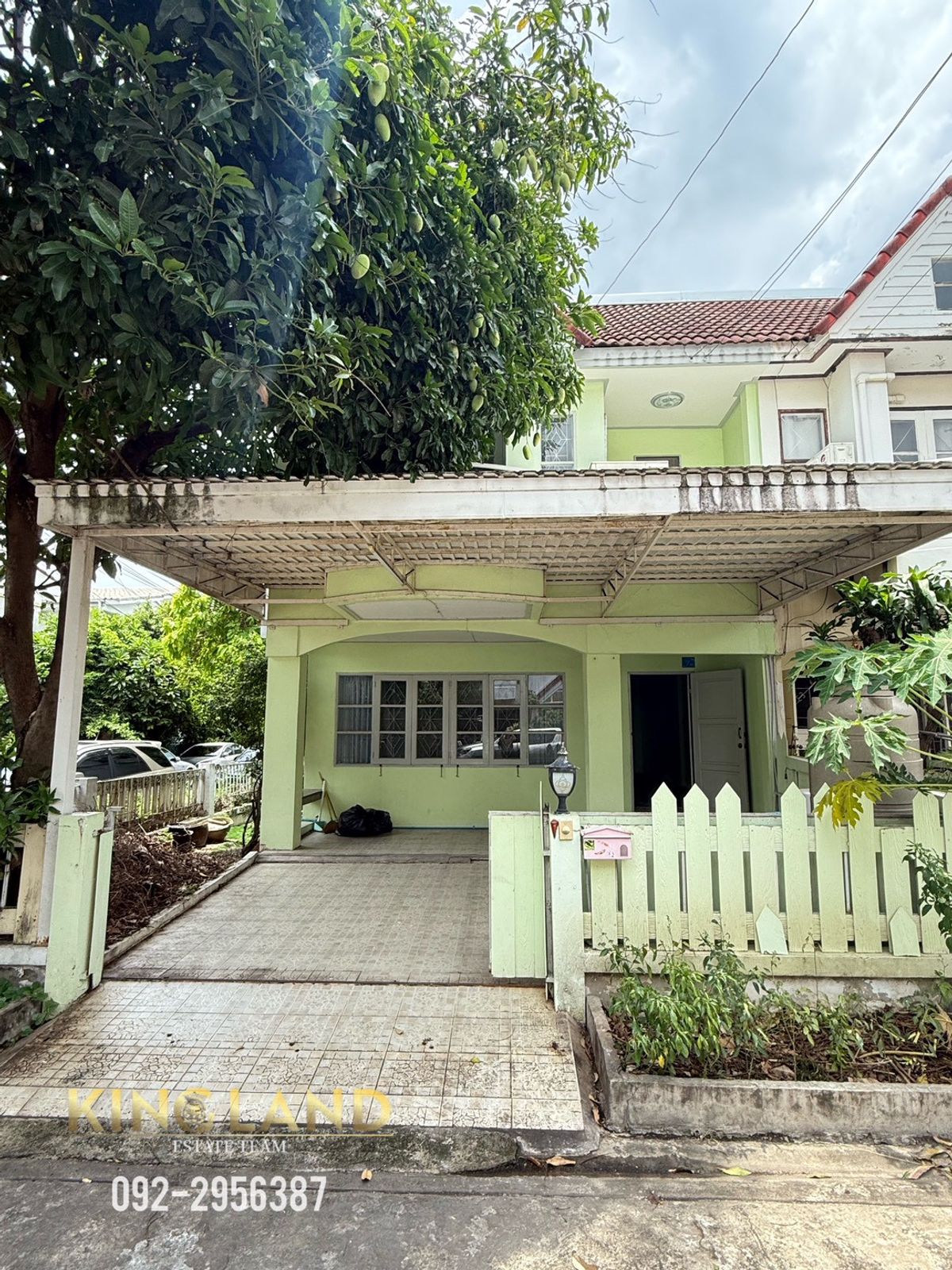 For RentTownhomeNawamin, Ramindra : 🏡 Townhouse, large corner room With a small garden next to the house - Soi Ruammit Pattana Near the five Watcharapol intersection. ✨ Convenient transportation near Watcharapol - Kanchanaphisek Expressway and Motorway Ring.