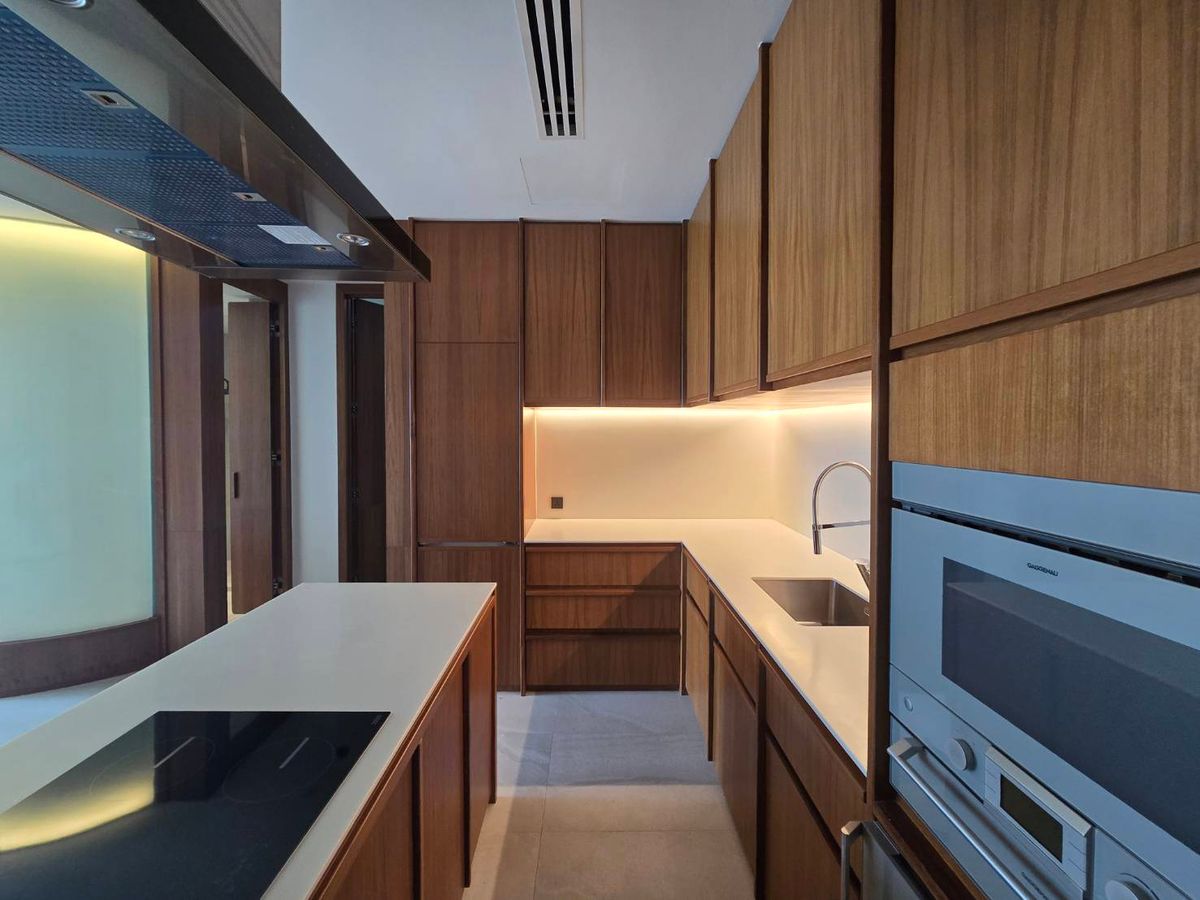 ขายคอนโดวิทยุ ชิดลม หลังสวน : 185 Rajadamri / ห้องสวย วิวสวนลุม ใกล้ BTS ราชดำริ ราคาดีที่สุดในตลาด / 2 นอน 150 ตร.ม. โทร 0937890899