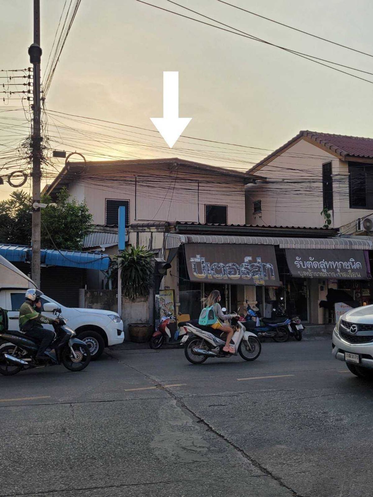 ขายที่ดินพิษณุโลก : ขายที่ดิน ทำเลดี อยู่สี่แยกชุมชน 86.70 ตร.ม. ใกล้ วัดจันทร์ตะวันตก 