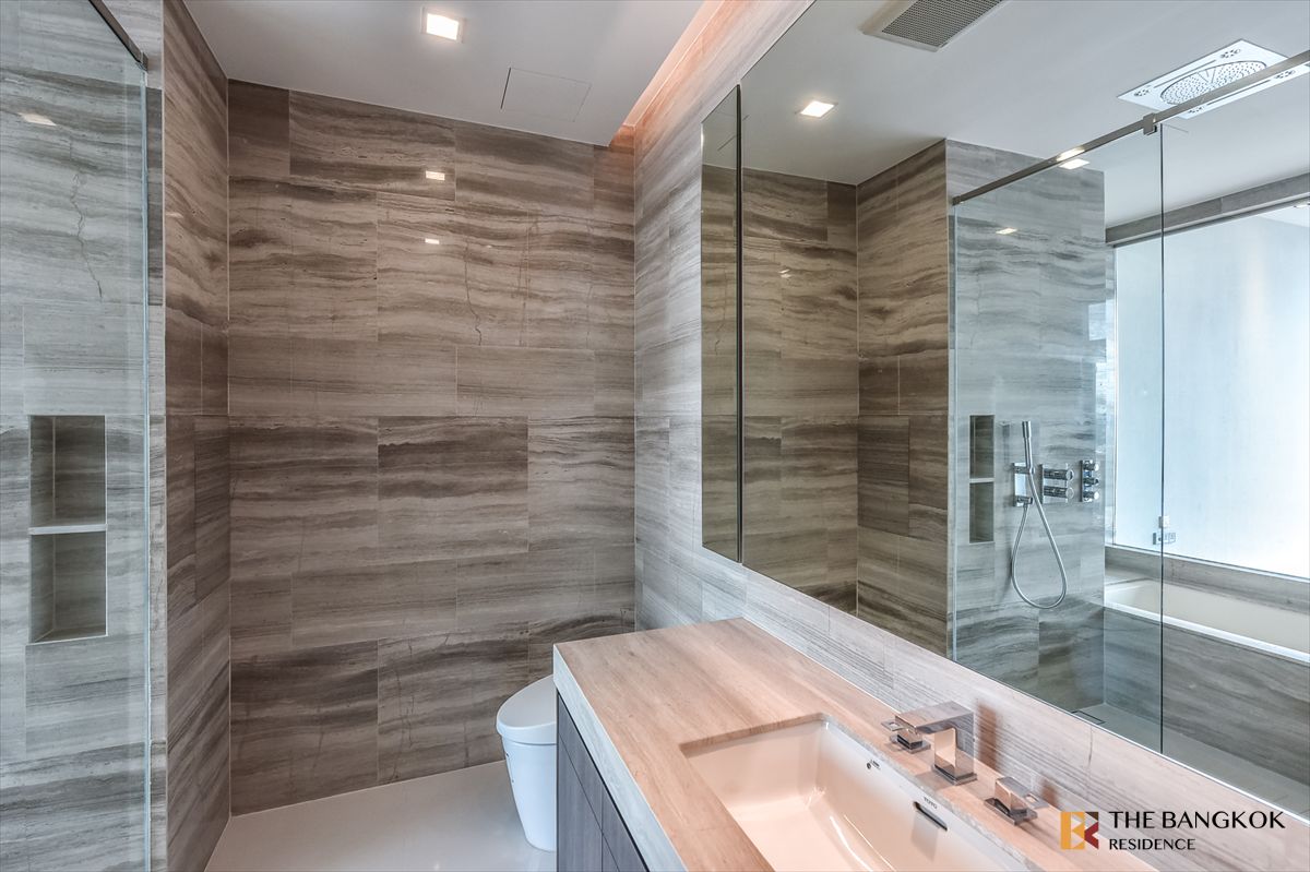 For SaleCondoNana, North Nana,Sukhumvit13, Soi Nana :  ⚡Luxury Unit Available Now!⚡  Q1 Sukhumvit Near  BTS NANA 