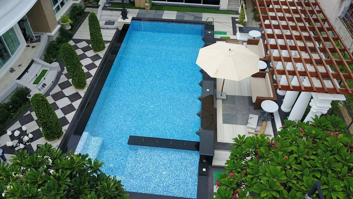 ขายบ้านพระราม 9 เพชรบุรีตัดใหม่ RCA : 🎁 อาณาจักรส่วนตัว 3 อาคารกลางเมือง! 🎁 ห่างสยามพารากอนแค่ 15 นาที!🌟